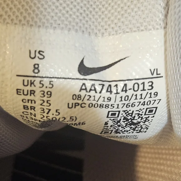 Nike Women's White Air Zoom Winflow 5 Running Shoe Size 8 - Picture 9 of 10